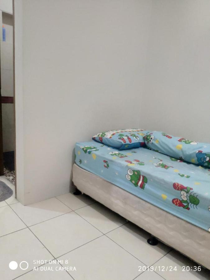 Affittacamere Kos Omah Yanto 19 Giacarta Esterno foto