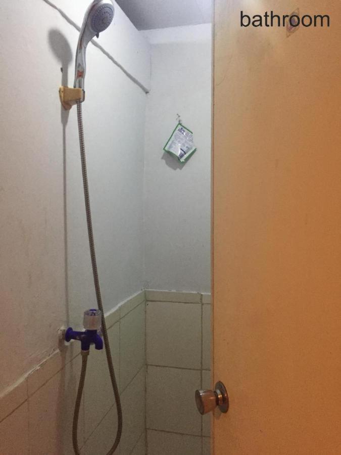 Affittacamere Kos Omah Yanto 19 Giacarta Esterno foto